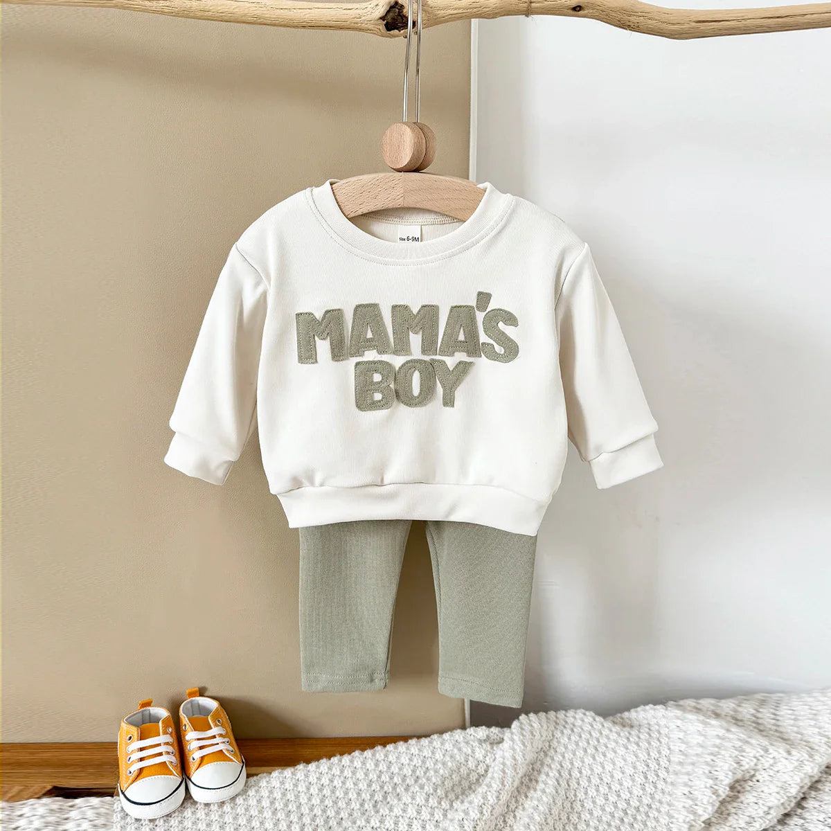 MAMA'S BOY Sweatshirt Set