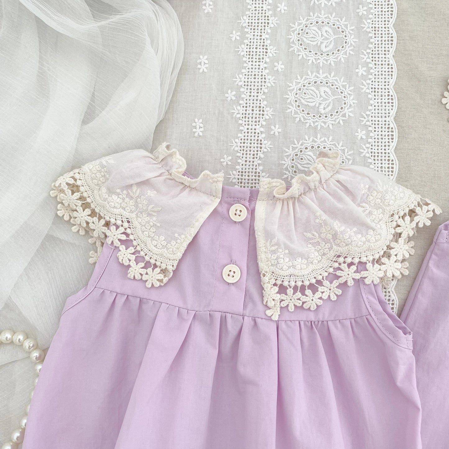 Sisters Lace Petal Collar Outfit