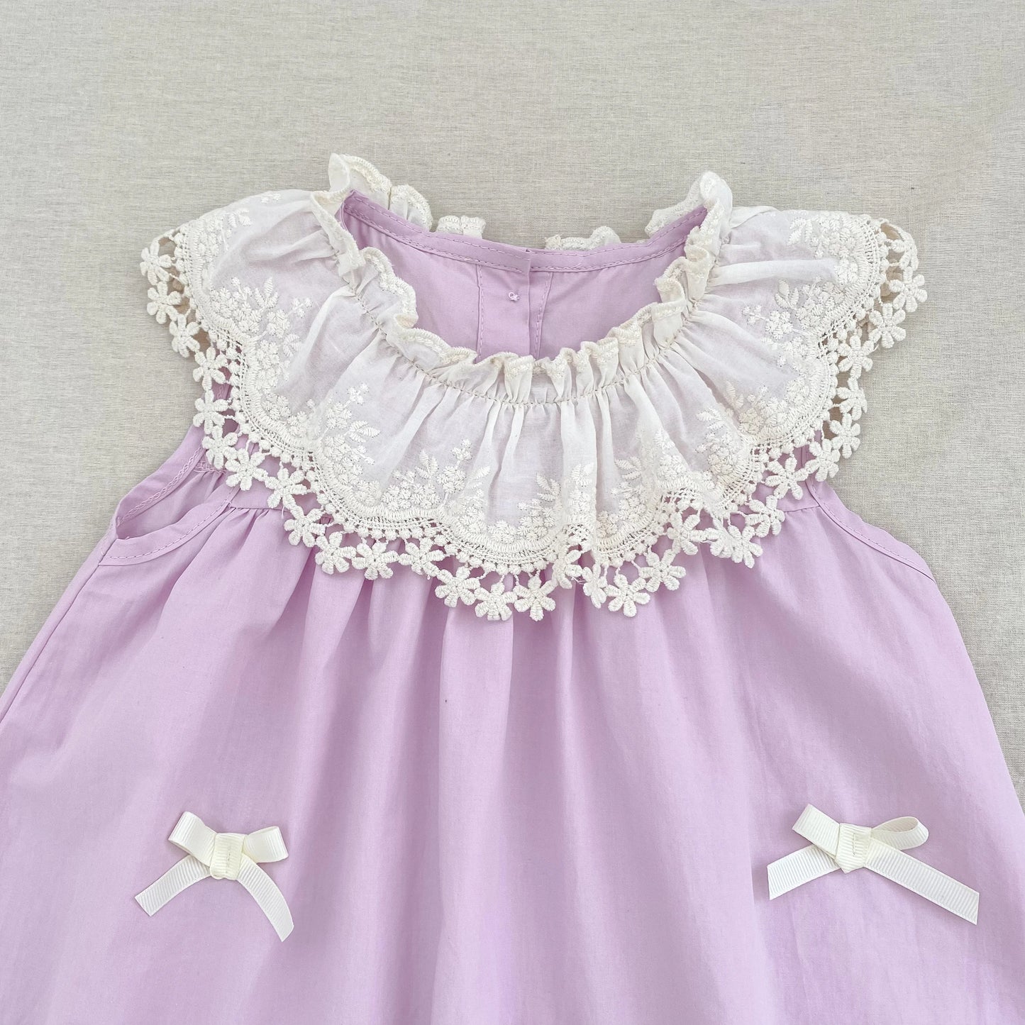 Sisters Lace Petal Collar Outfit